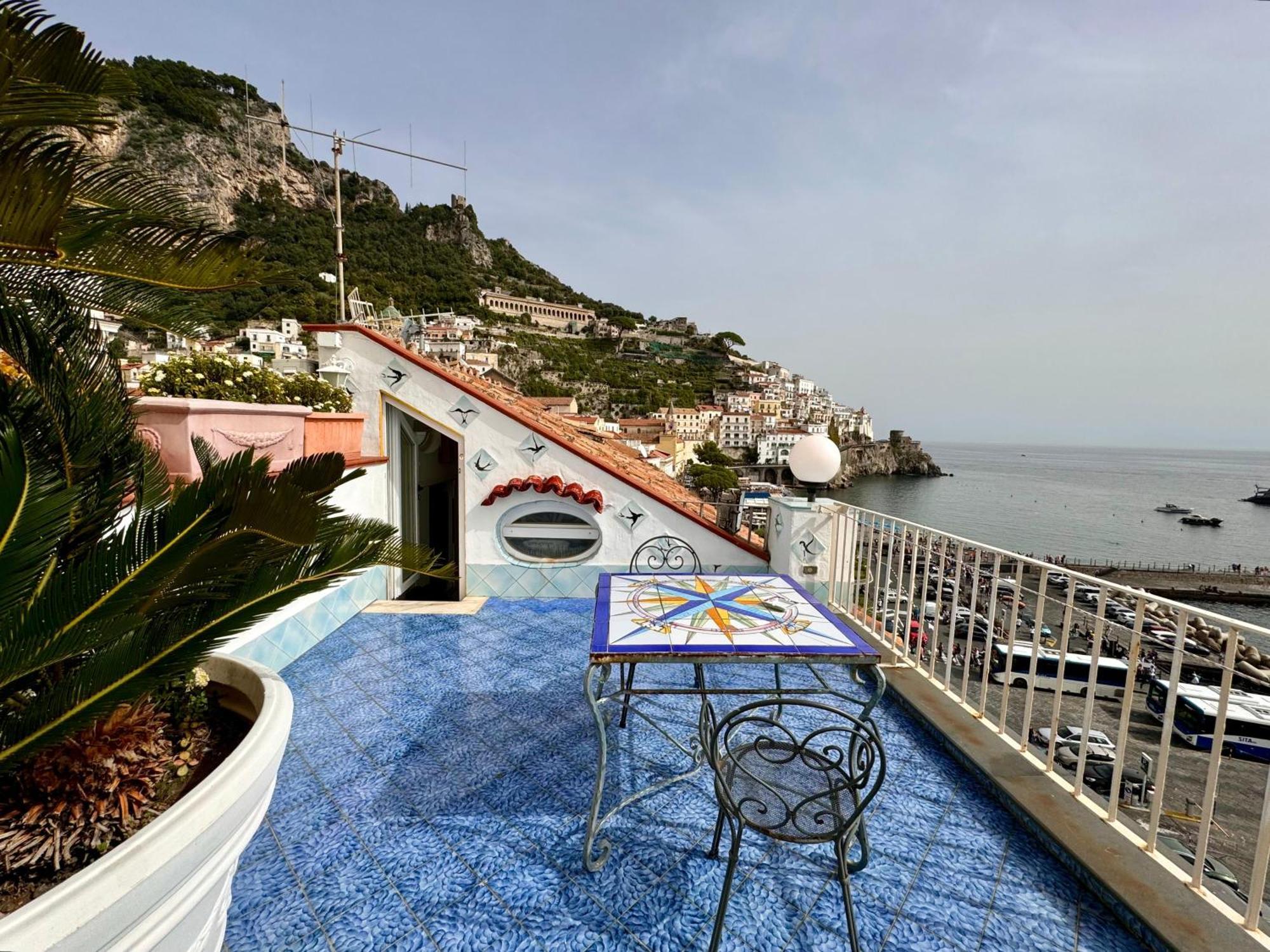 Holidays Baia D'amalfi Gasthof Amalfi